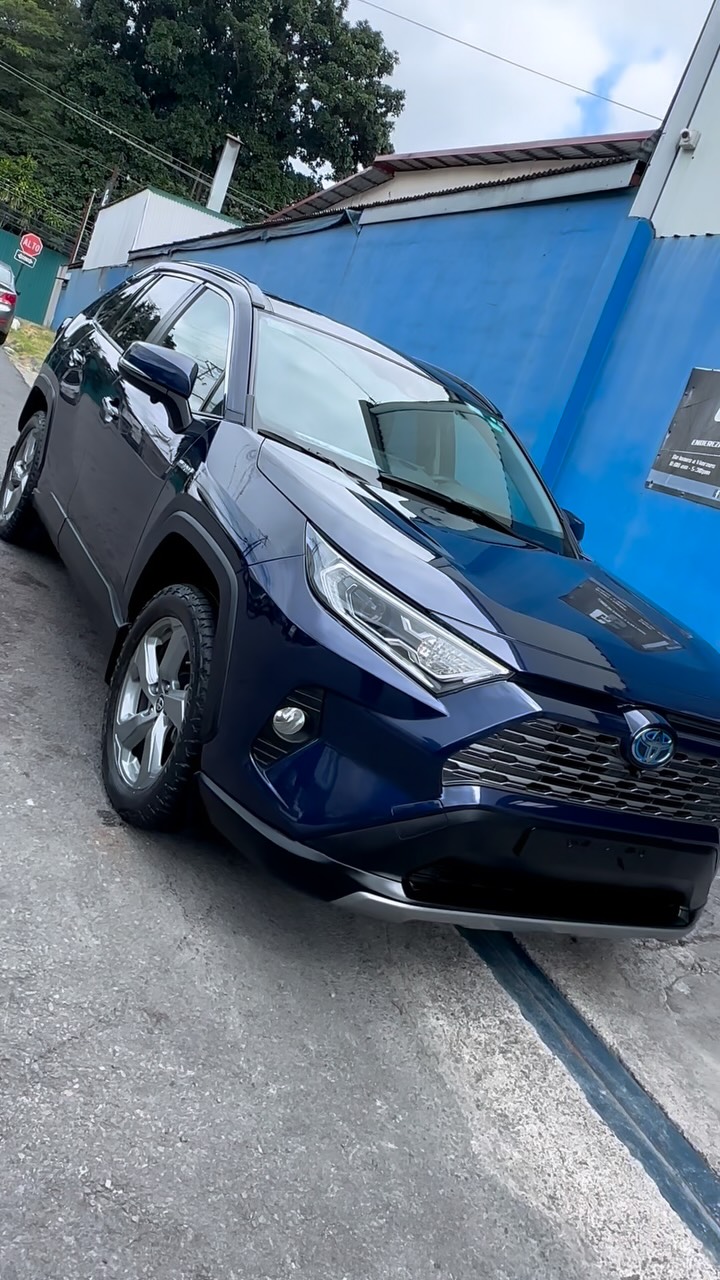 Toyota RAV4: pintura y restauración de detalles en GyG Automotriz